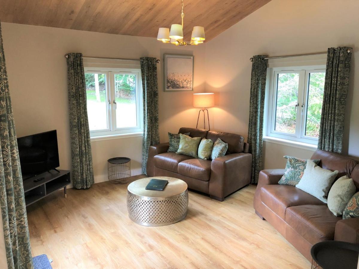Breckland Lodge 2 With Hot Tub Belladrum Exteriér fotografie